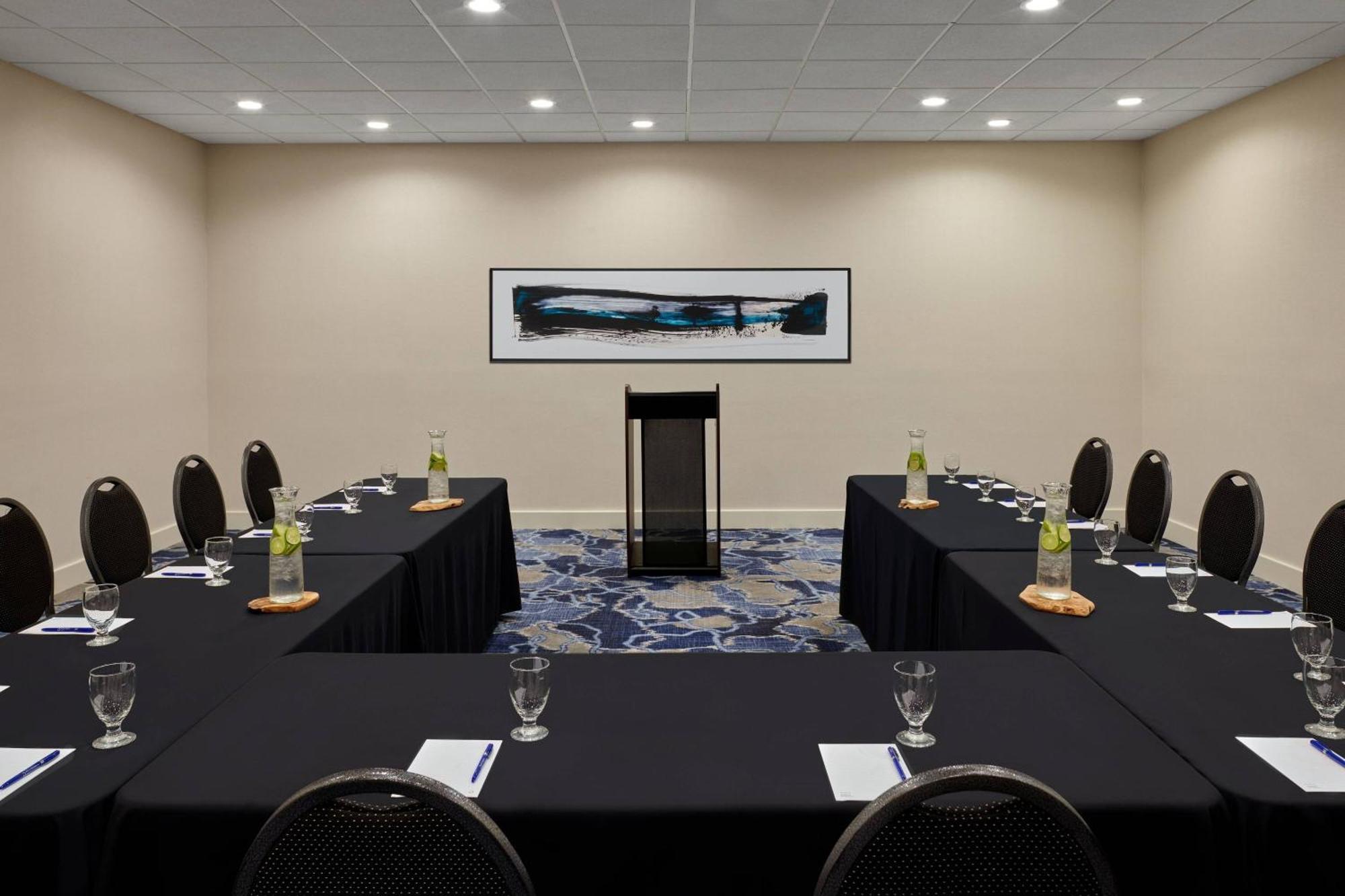 Delta Hotels By Marriott Muskegon Convention Center المظهر الخارجي الصورة