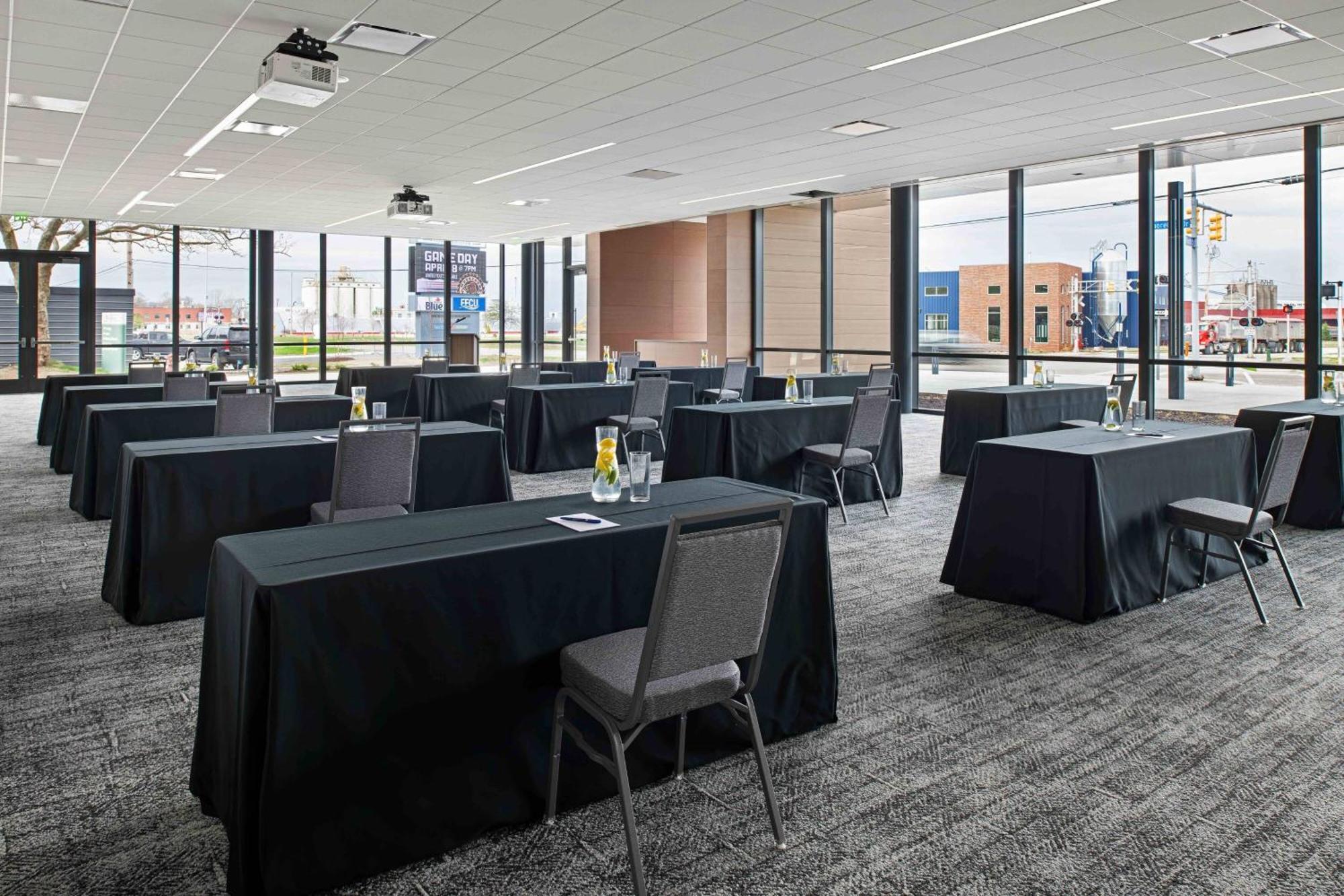 Delta Hotels By Marriott Muskegon Convention Center المظهر الخارجي الصورة